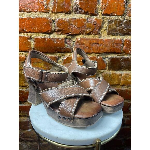 London Underground 90s Bell Bottom Heel Sandals - Picture 1 of 6